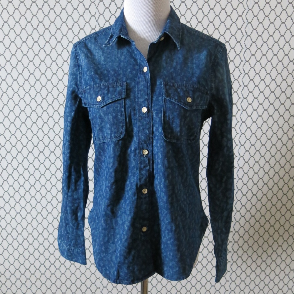 Gap 1969 Animal Print Button Front Long Sleeve Chambray Shirt Top Blouse Size XS